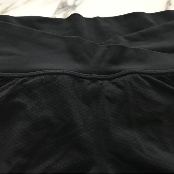 Lululemon V Waistband Shorts - Picture 3 of 5